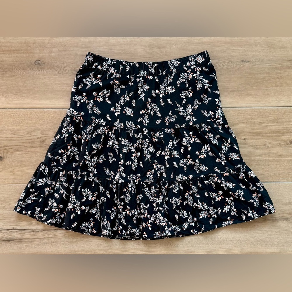 Ann Taylor Black Floral Tiered Ruffle Skirt Size S